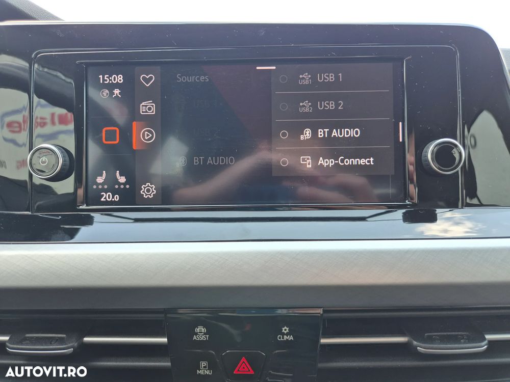 Volkswagen Golf 1.0 eTSI DSG MHEV Life - 23