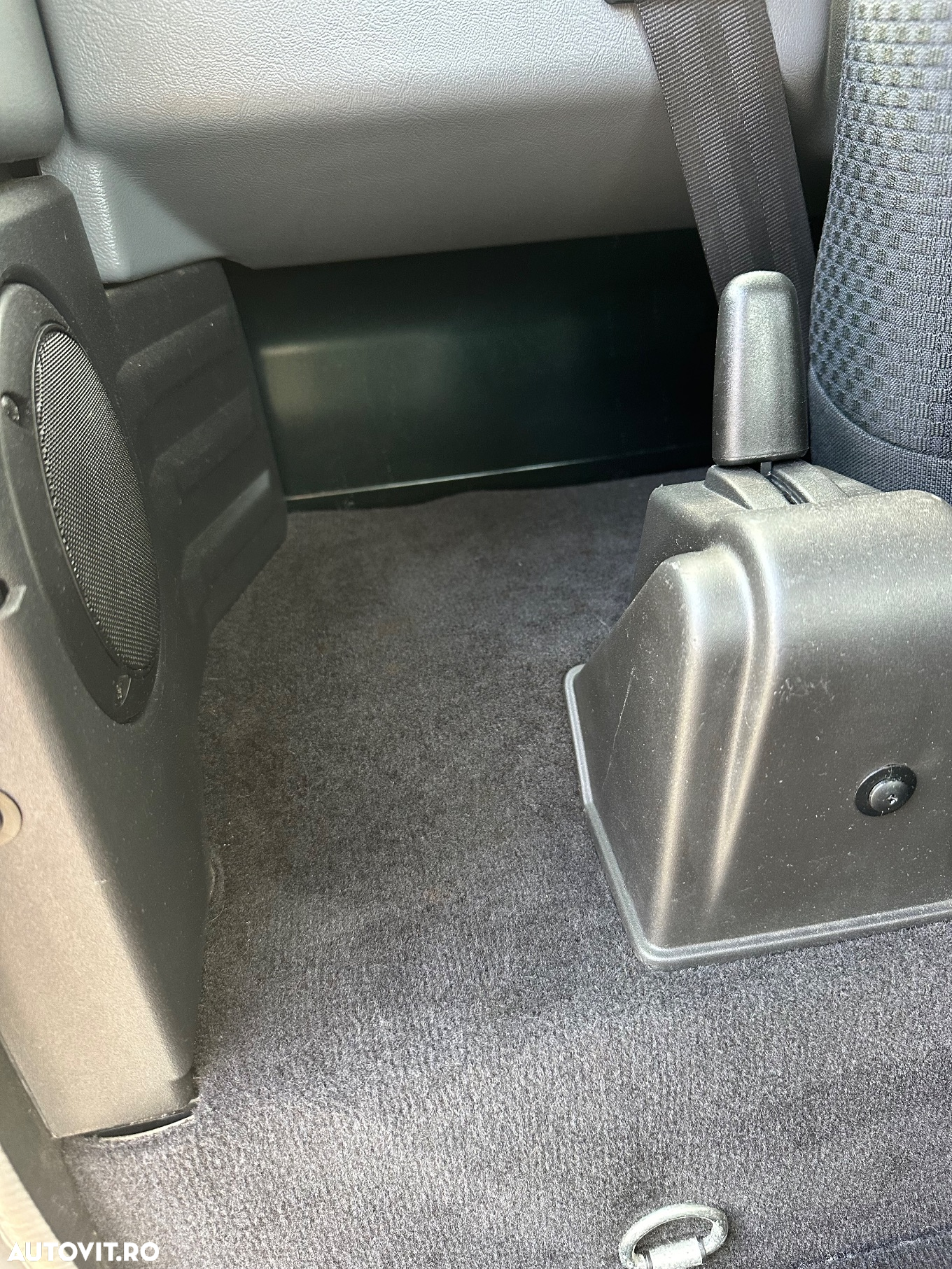Land Rover Defender 90 2.4TD S/W E - 15