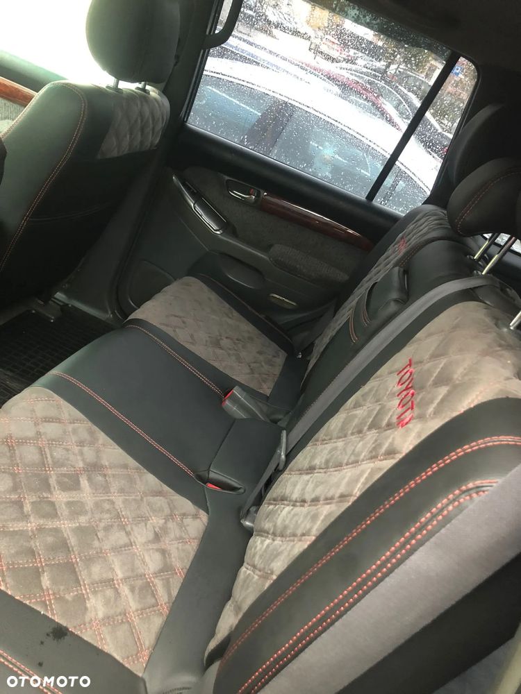 Toyota Land Cruiser - 7