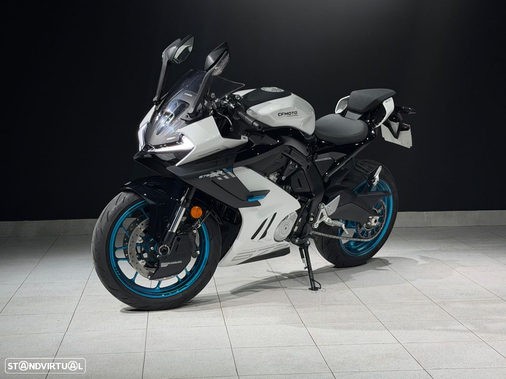 CF Moto 675SR-R - 4