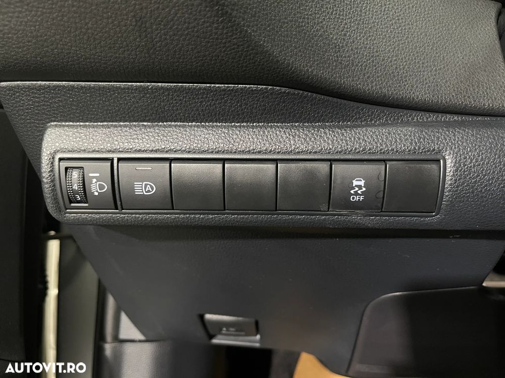 Toyota Corolla 2.0 HSD TS Exclusive - 17
