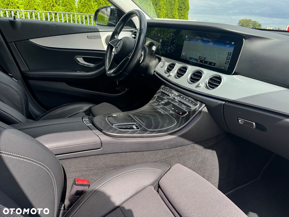 Mercedes-Benz Klasa E 300 de 9G-TRONIC AMG Line - 12