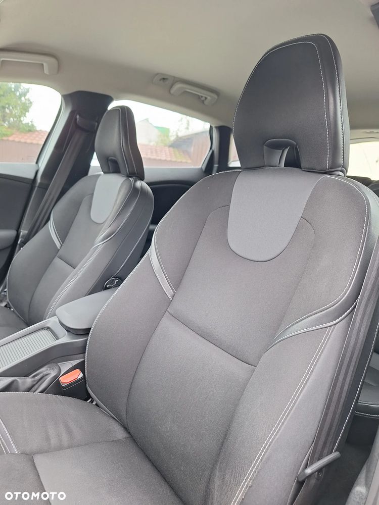 Volvo V40 D2 Momentum - 11