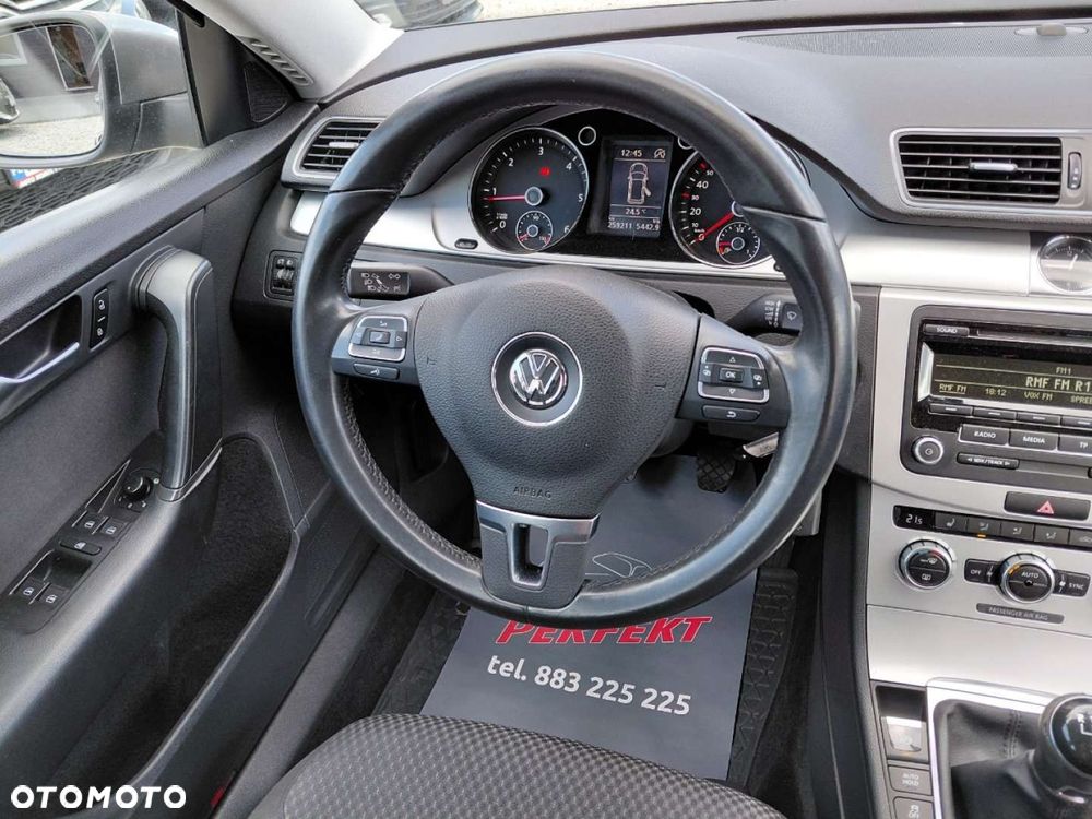 Volkswagen Passat - 19