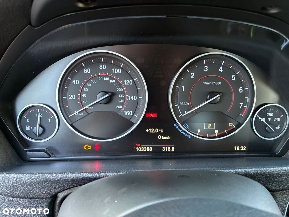 BMW Seria 3 330i Sport Line - 27
