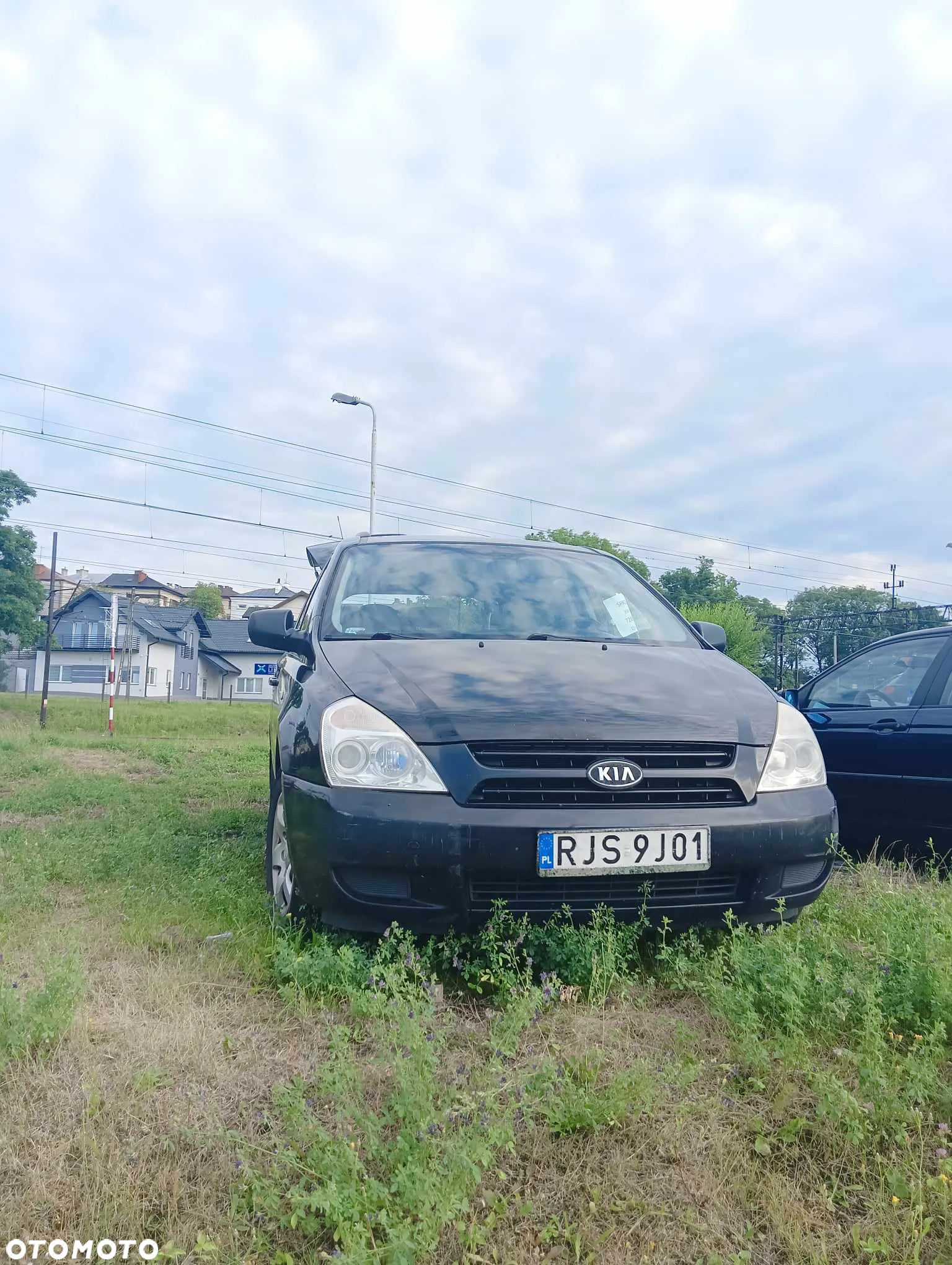 Kia Carnival - 2