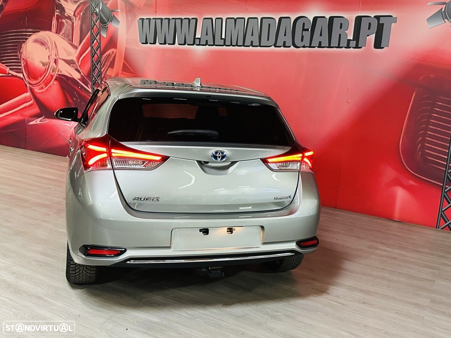 Toyota Auris 1.8 HSD Comfort +P.Sport+Navi - 3