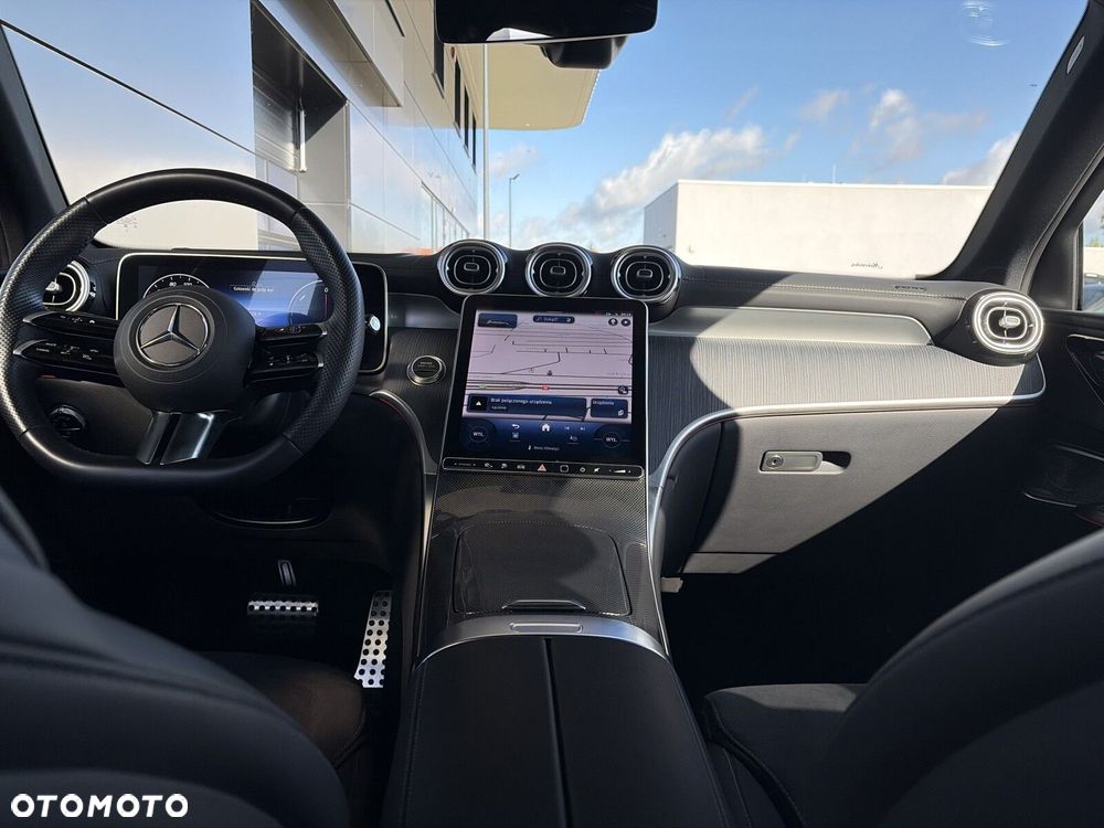 Mercedes-Benz GLC - 12