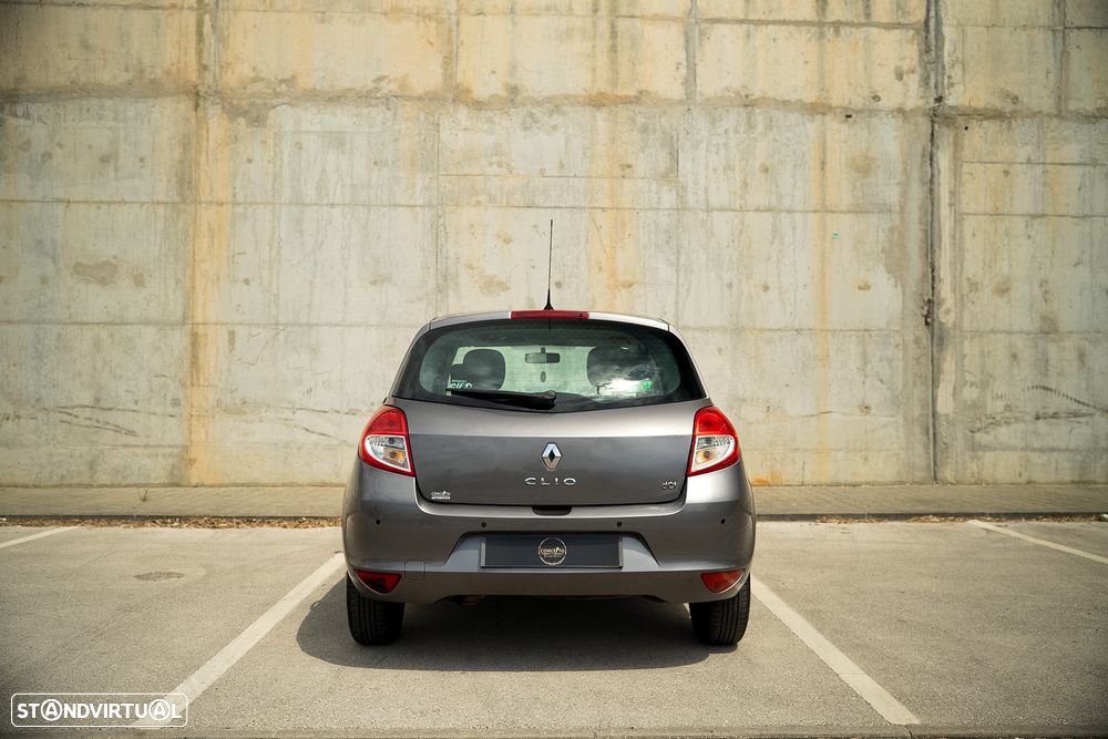 Renault Clio 1.5 dCi Dynamique S - 4
