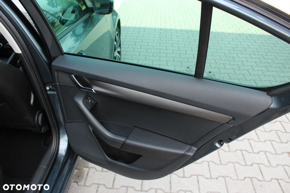 Skoda Octavia 2.0 TDI DSG First Edition - 22