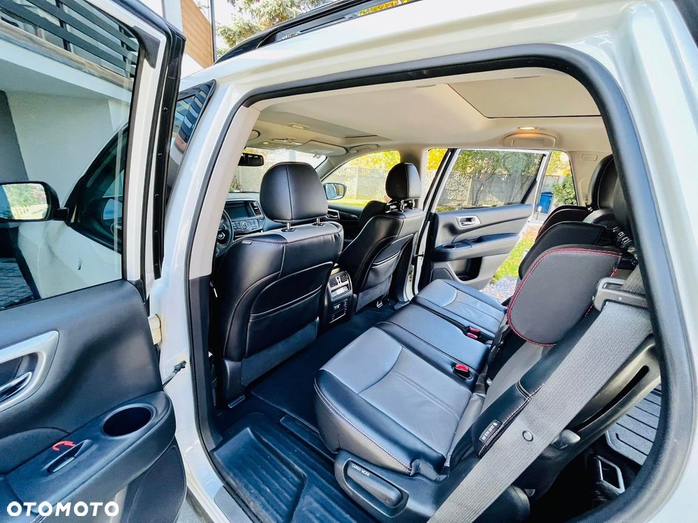 Nissan Pathfinder - 7