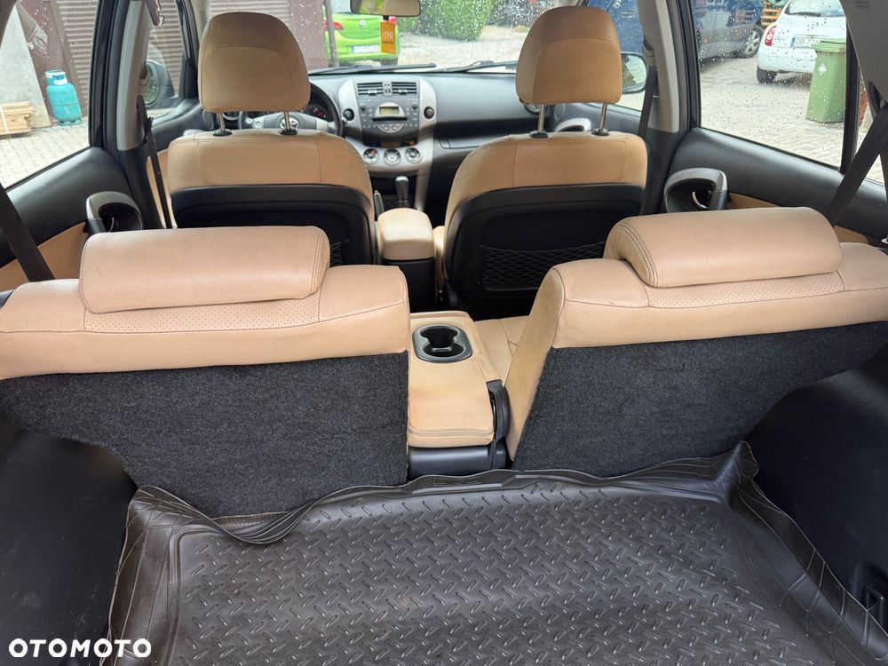 Toyota RAV4 2.0 VVT-i Sol - 28