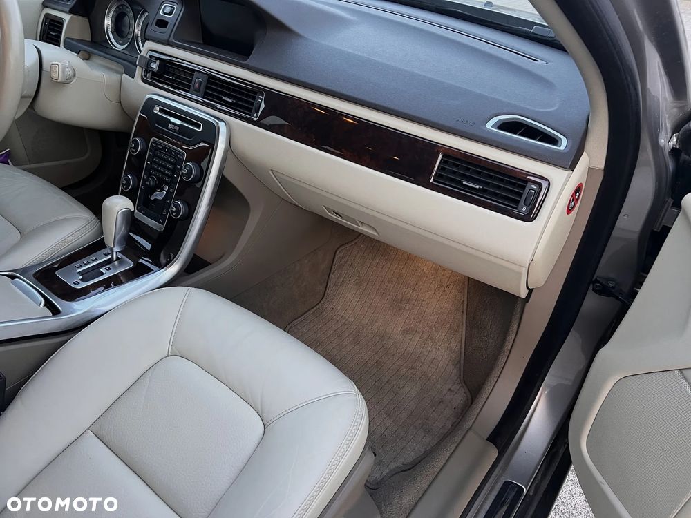 Volvo XC 70 - 15
