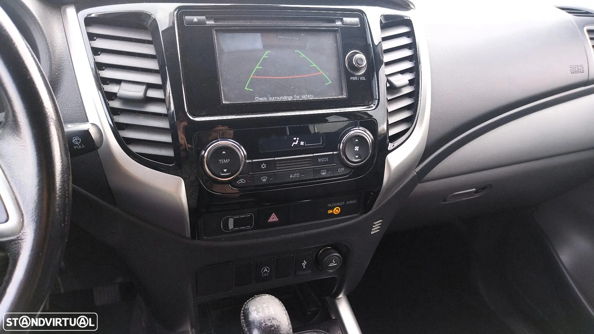 Mitsubishi L200 2.4 DI-D CD Intense Strakar 4WD - 11