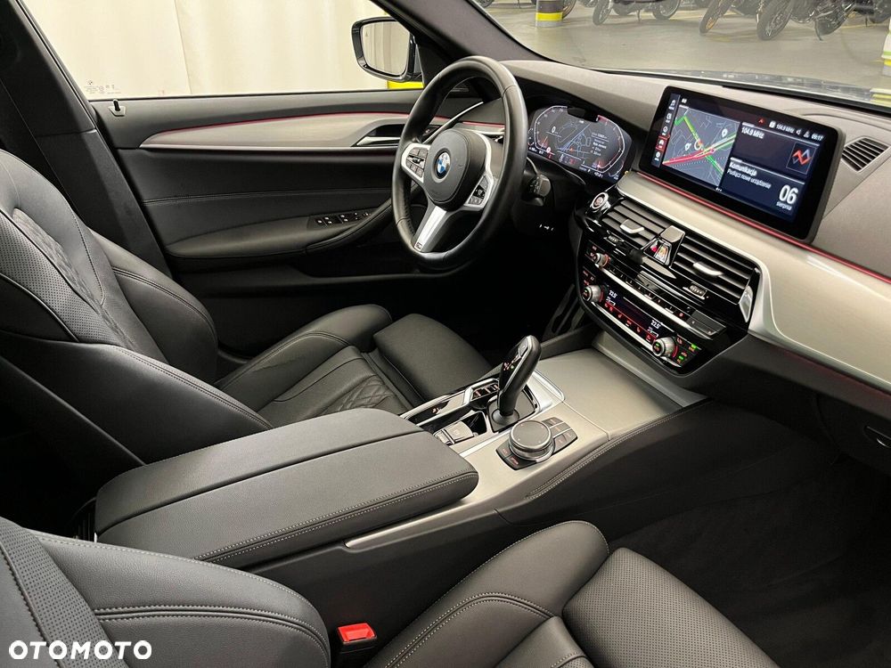 BMW Seria 5 540d xDrive mHEV M Sport sport - 37