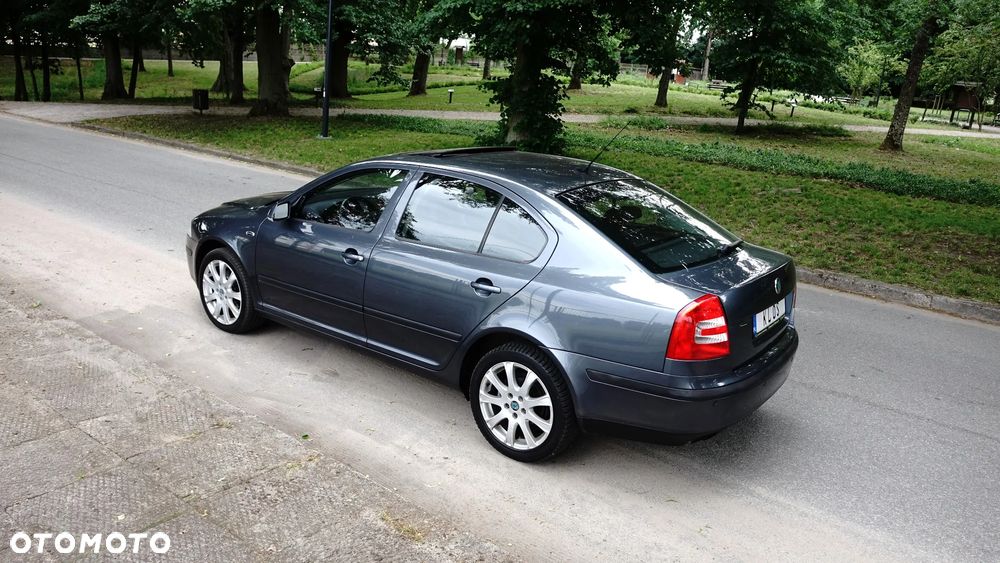 Skoda Octavia 2.0 FSI Automatik Laurin & Klement - 29