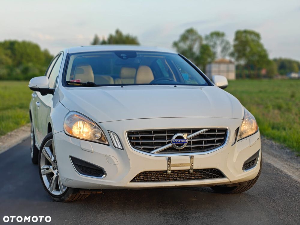 Volvo S60 T6 AWD R-Design - 8
