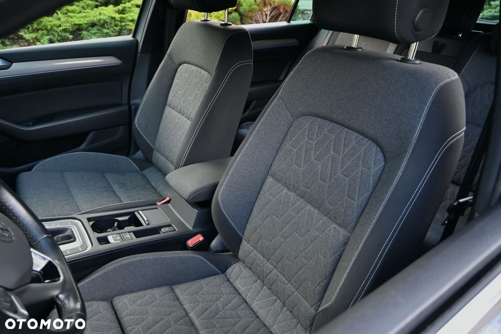 Volkswagen Passat 2.0 TDI SCR DSG Business - 27