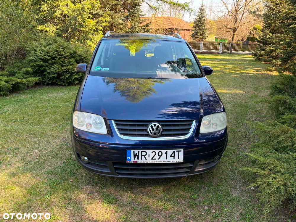Volkswagen Touran - 4