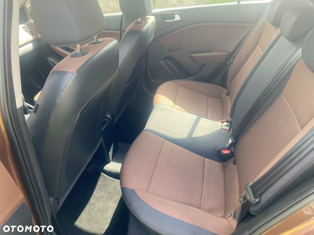 Hyundai i20 1.2 BlueDrive Classic + - 13
