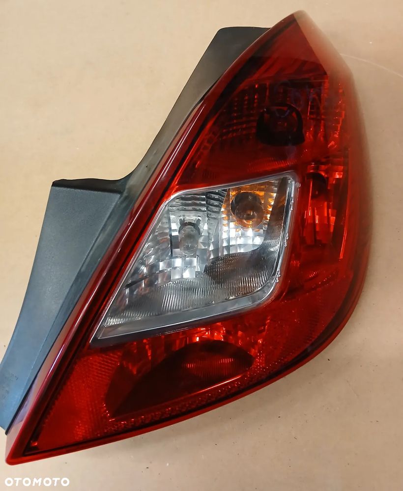 Opel Corsa D  lampa tył tylna prawa lewa  5D - 11