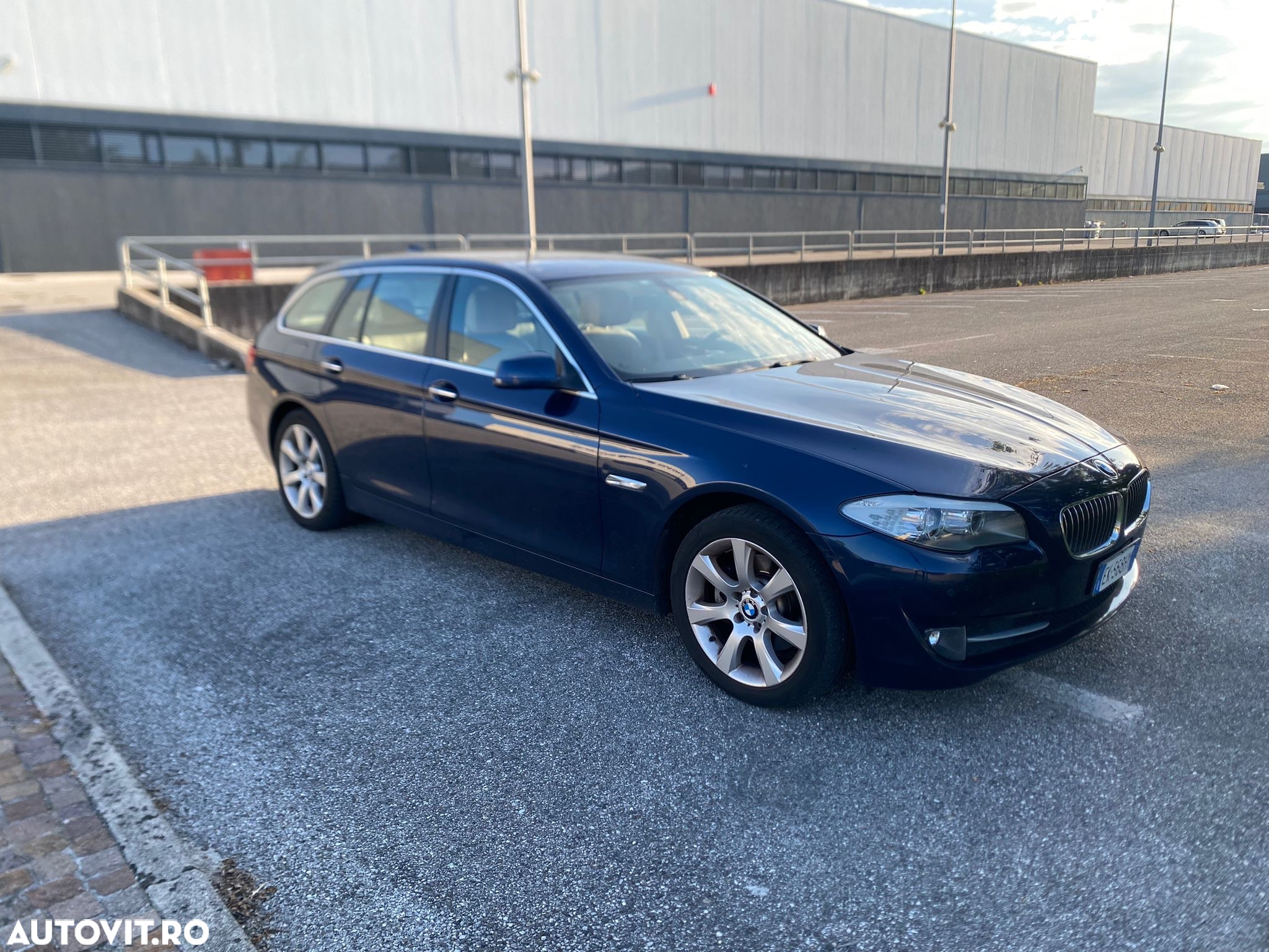 BMW Seria 5 520d Touring Aut. - 4