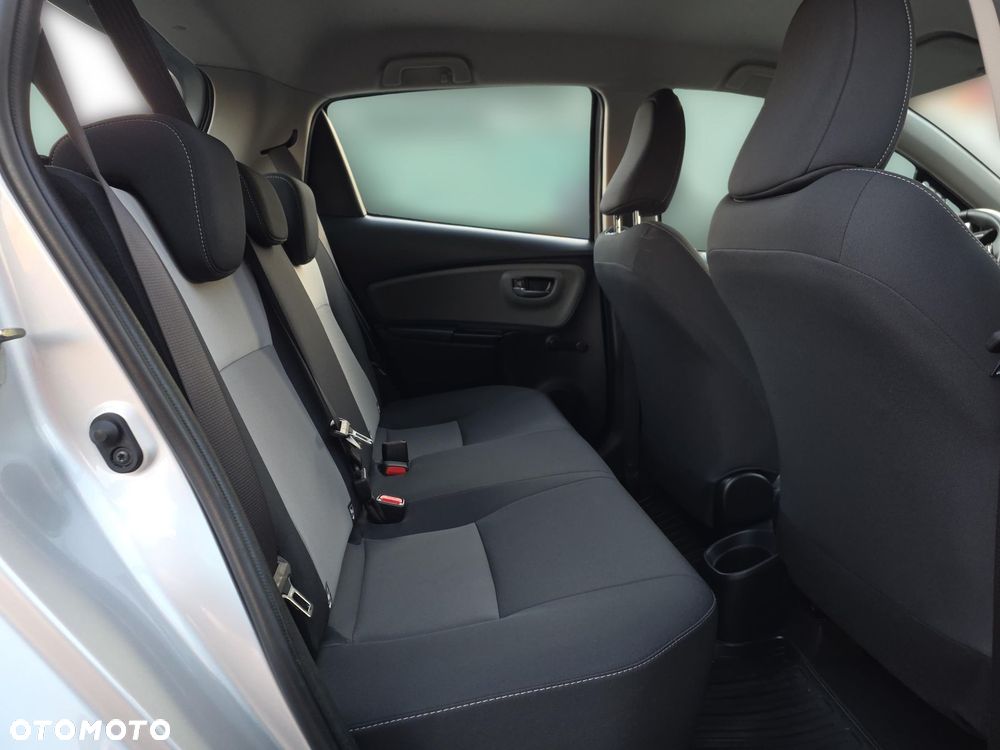 Toyota Yaris - 10