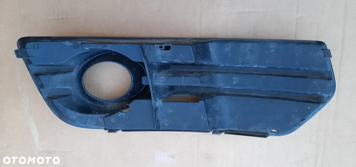 Audi Q5 kratka zderzaka przedniego lewa 8R0807681A - 2