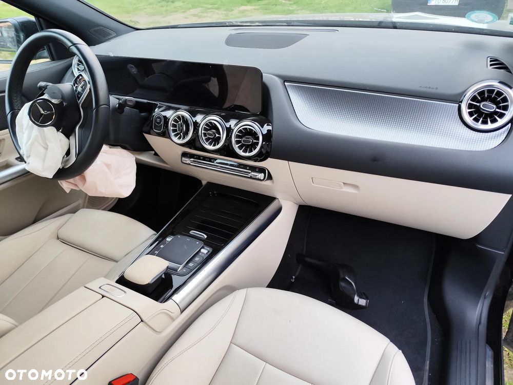 Mercedes-Benz EQA 250+ Progressive - 8