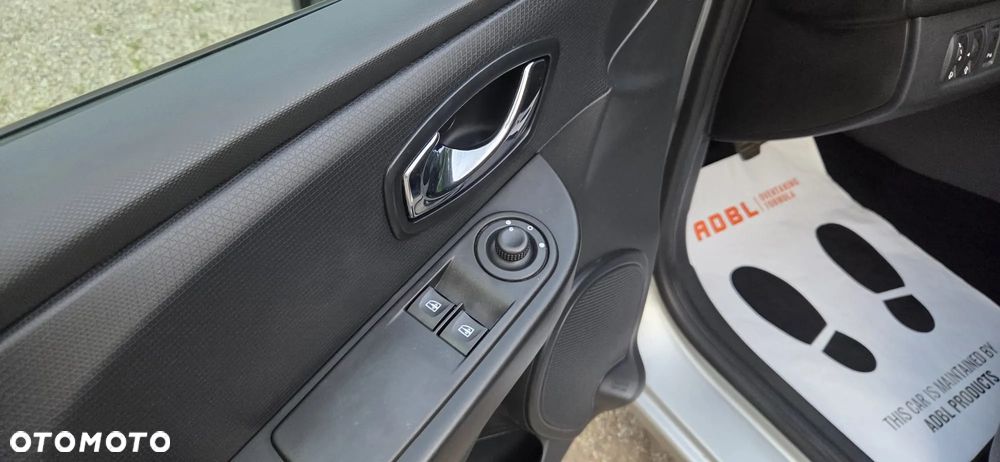 Renault Clio TCe 90 INTENS - 15