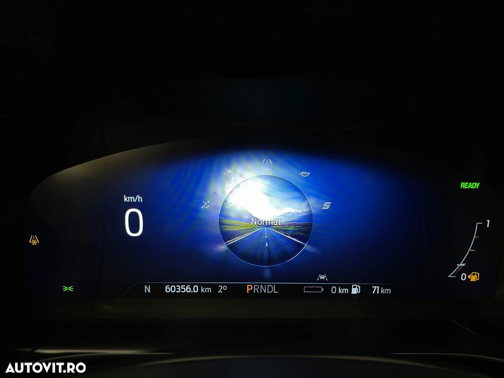 Ford Kuga 2.5 Duratec PHEV ST-LINE - 31