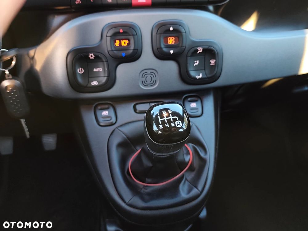 Fiat Panda 1.0 Hybrid City Cross - 26