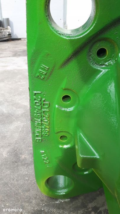 Zwolnica lewa JOHN DEERE 6125R AL215243 107kW 14R - 5