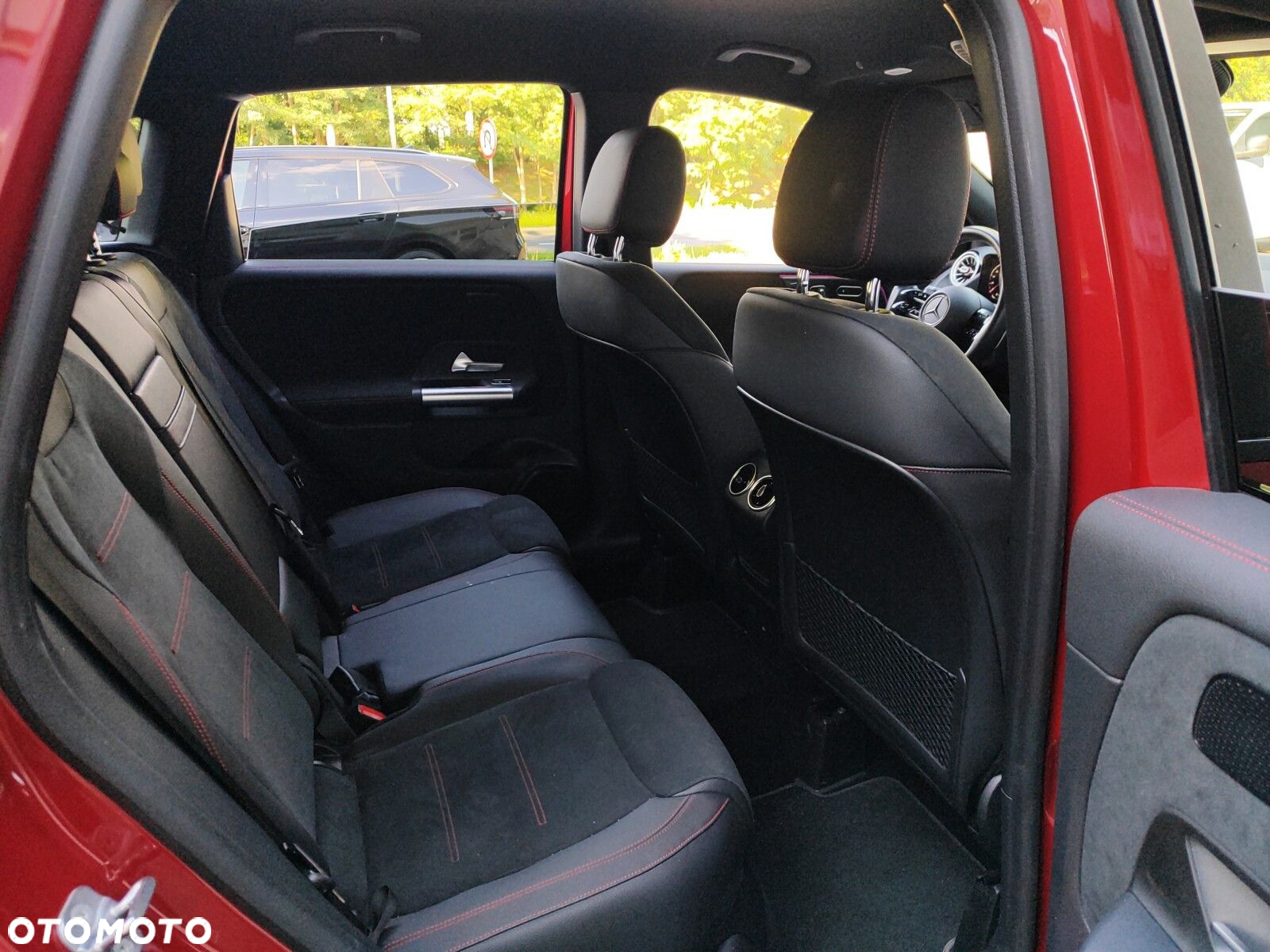 Mercedes-Benz Klasa B 220 4-Matic AMG Line 7G-DCT - 15