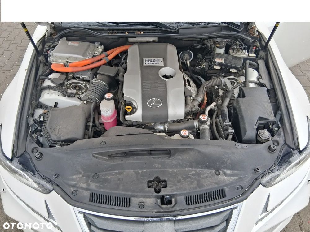 Lexus IS 300h Comfort - 29
