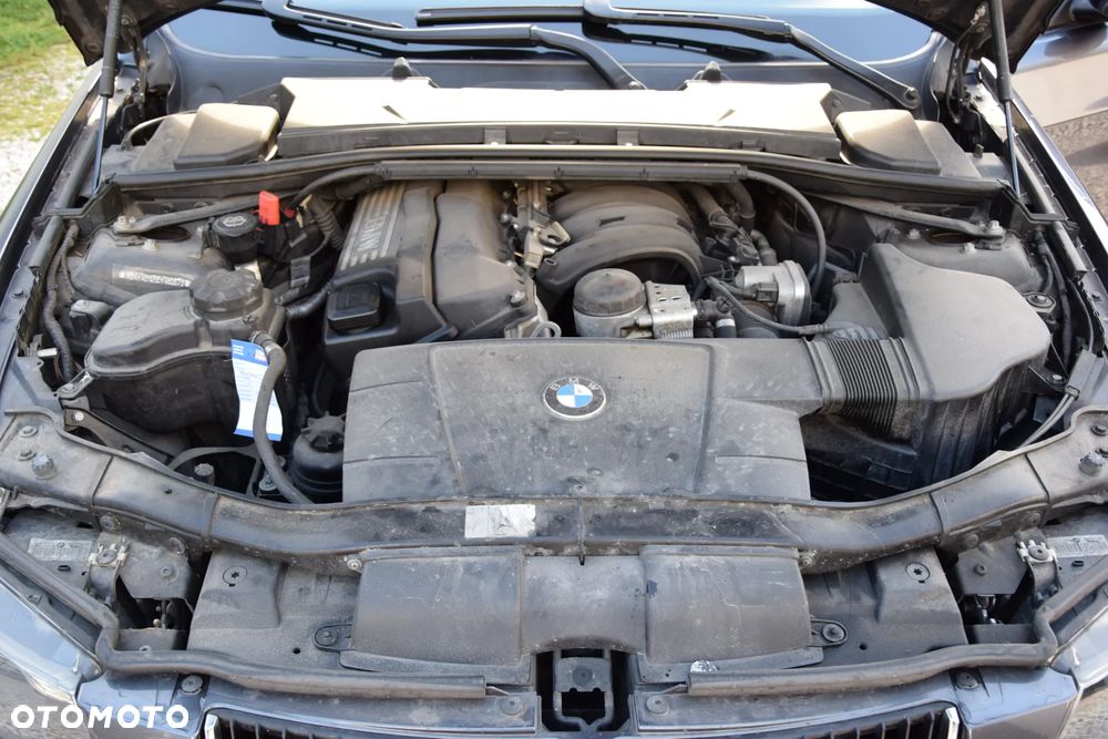 BMW Seria 3 318i - 27