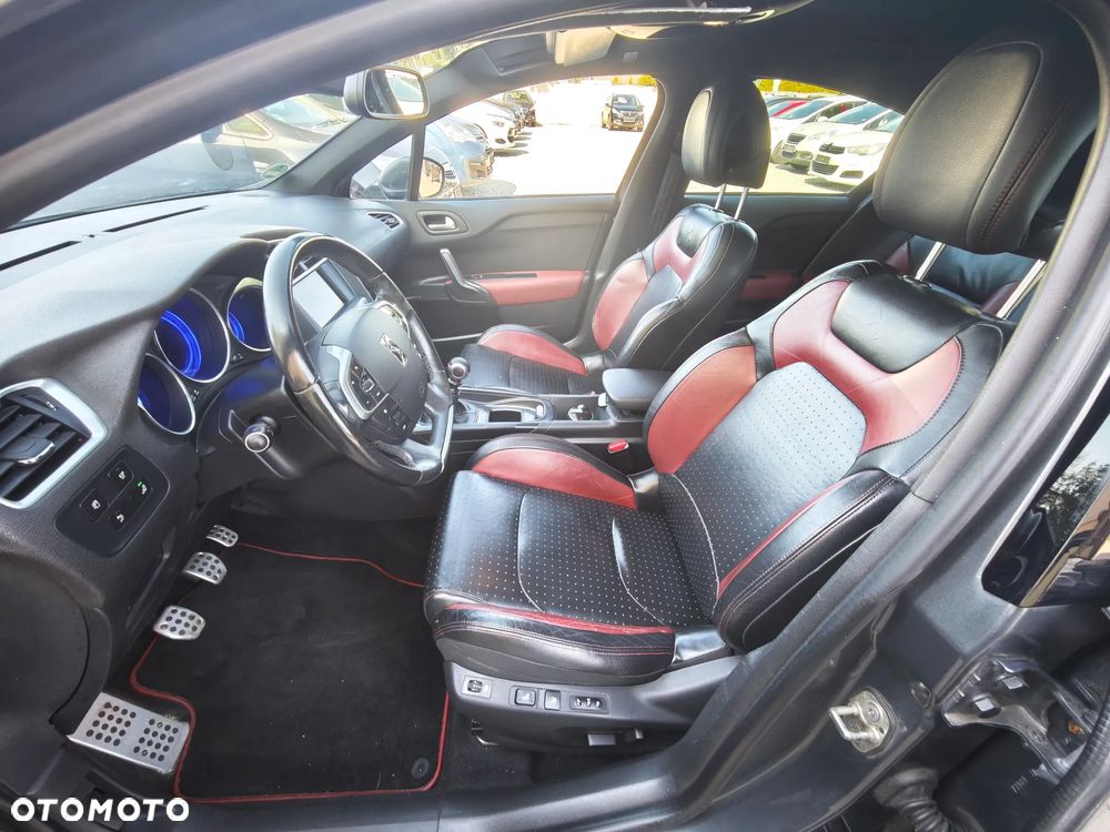 Citroën DS4 HDi 165 SoChic - 23