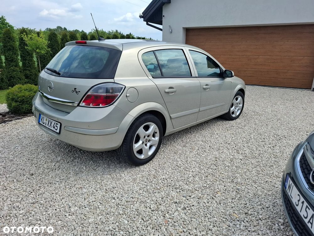 Opel Astra 1.6 NAVI - 11