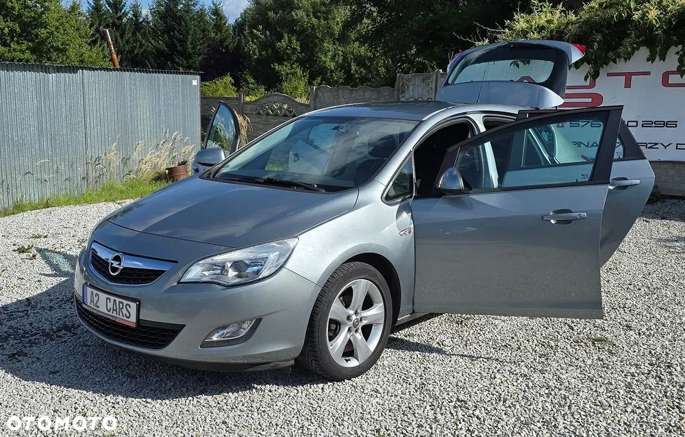 Opel Astra IV 1.6 Essentia - 11