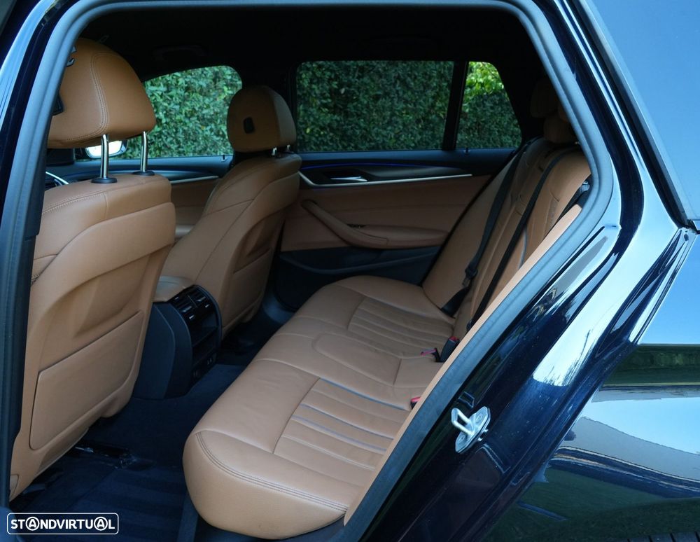 BMW 520 d Pack Desportivo M Auto - 13