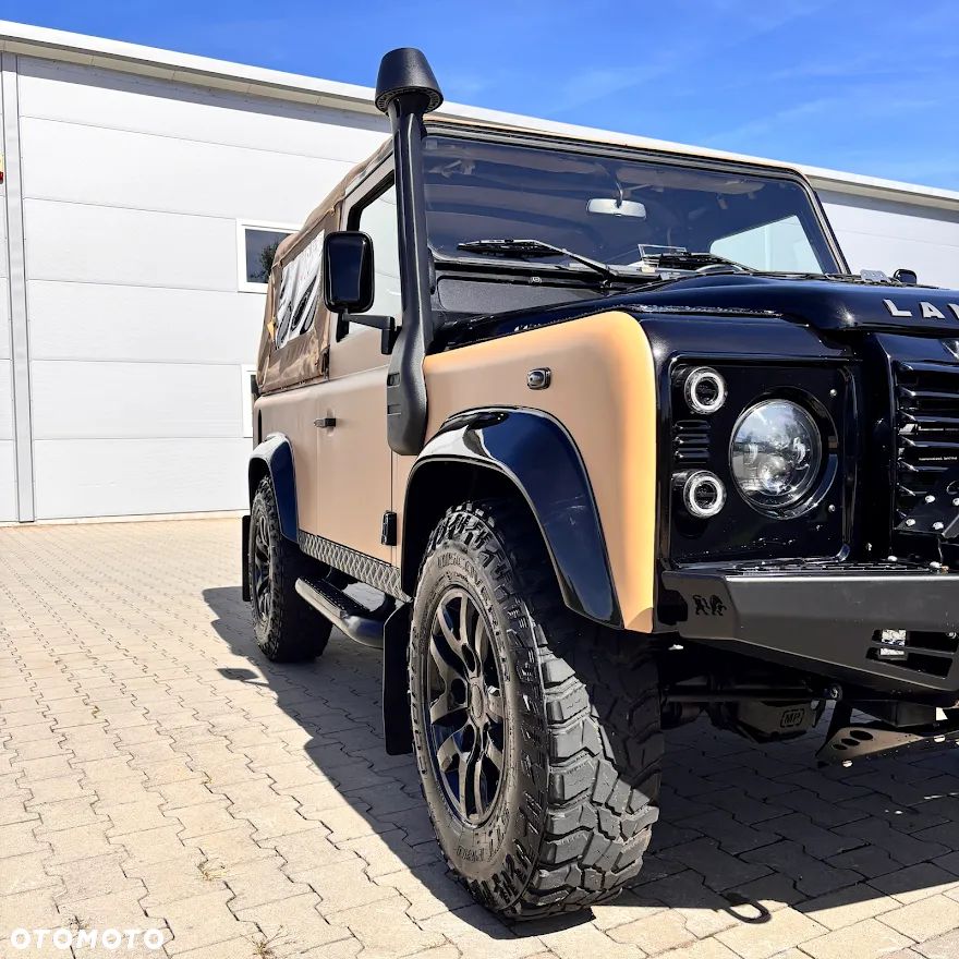 Land Rover Defender 2.4 TD4 SE - 21