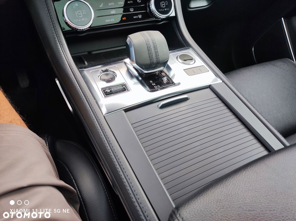 Jaguar F-Pace P250 AWD R-Dynamic Black - 17