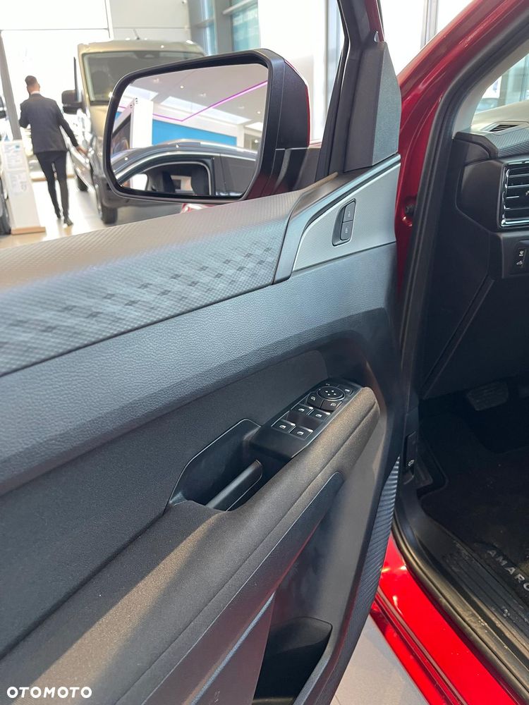 Volkswagen Amarok - 12