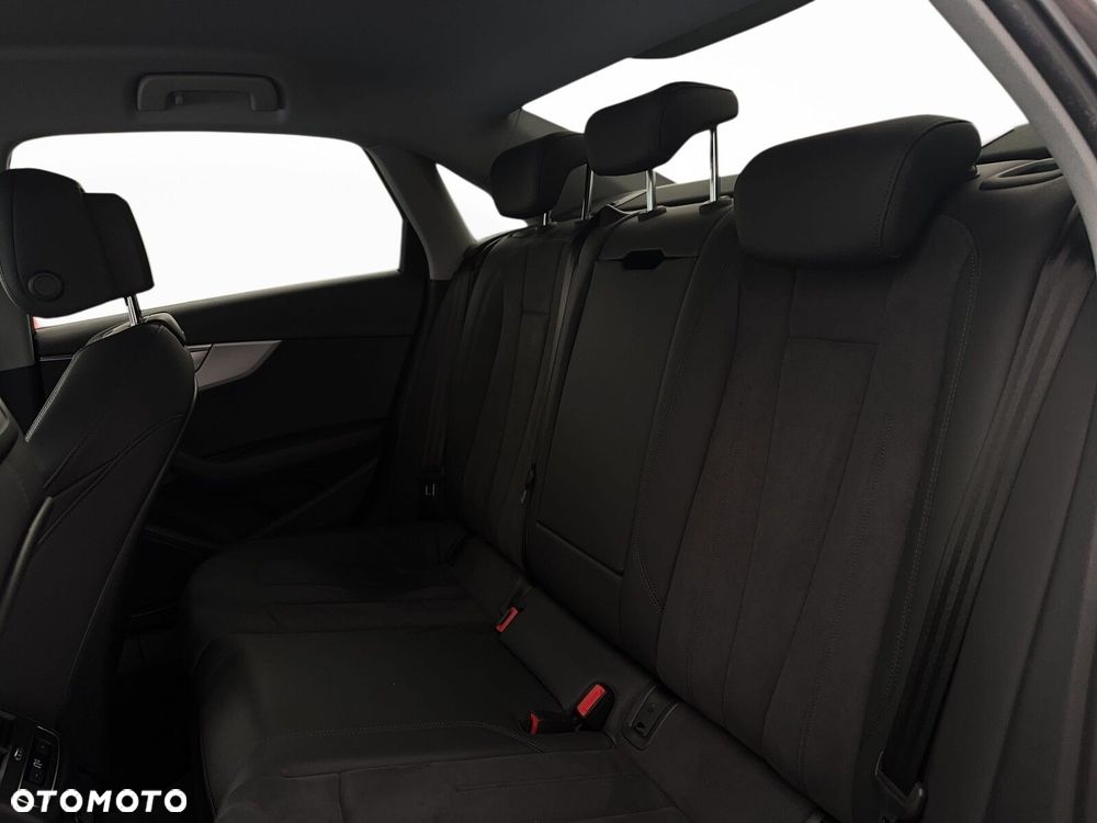 Audi A4 Limousine - 32