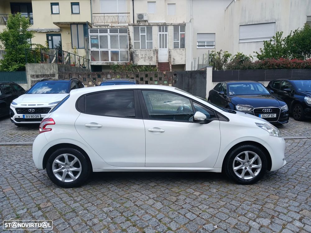 Peugeot 208 1.4 HDi Active - 4