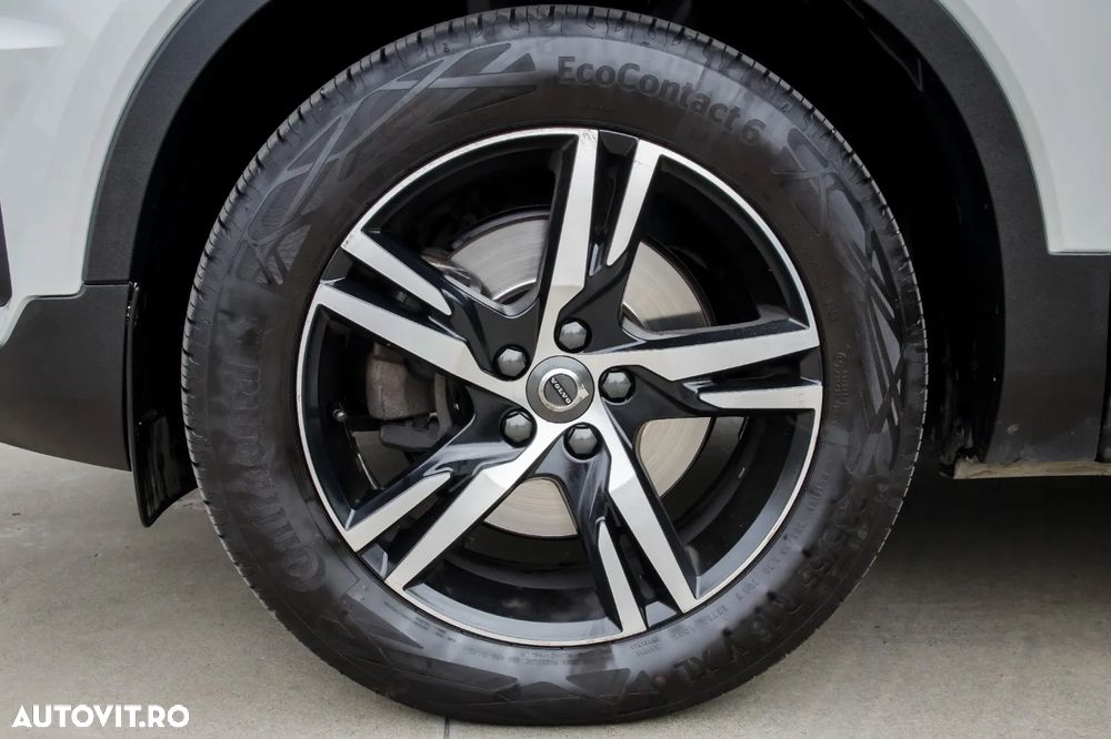 Volvo XC 40 D4 AWD Geartronic R-Design - 18