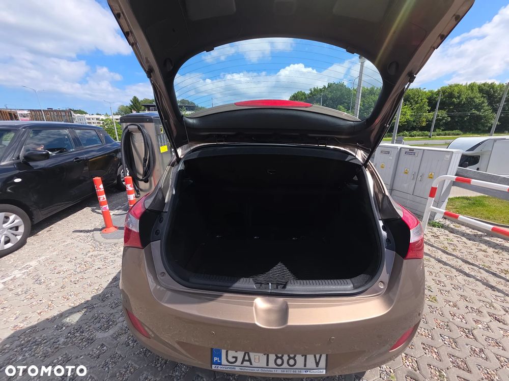 Hyundai i30 1.6 CRDi Comfort - 11