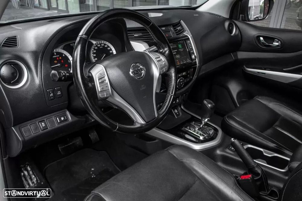 Nissan Navara 2.3 dCi CD 4WD Tekna Auto - 28