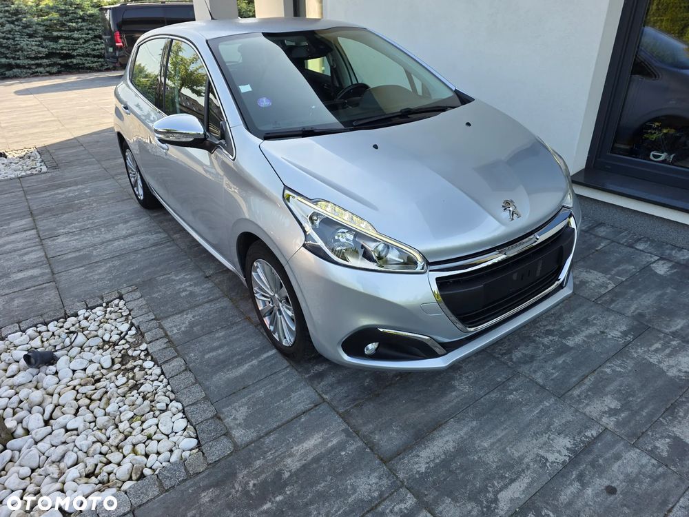 Peugeot 208 - 2
