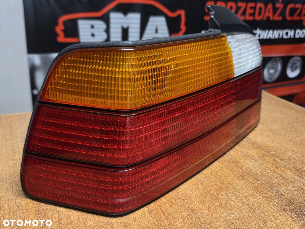 BMW E36 Coupe Lampa Tył Tylna Lewa Oryginał Ładny Stan Kompletna z Żarówkami Oryginał BMW - 4